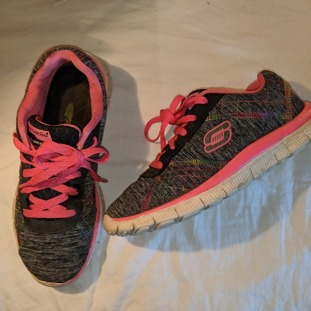 closet clear out must bundle 3 item Sketchers  Flex Sole athletic shoe